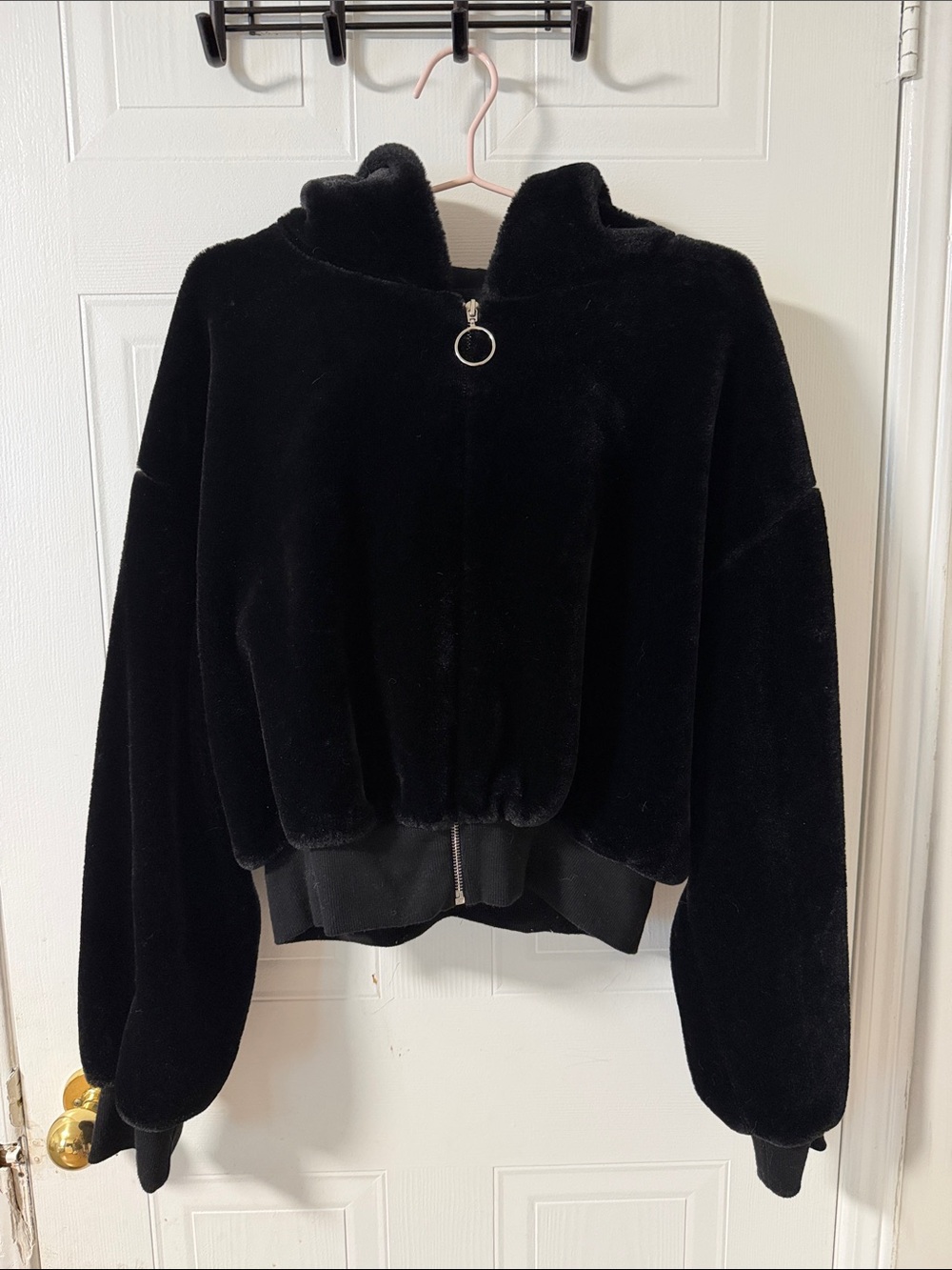 Black Faux Fur Zip-Up Jacket 🖤